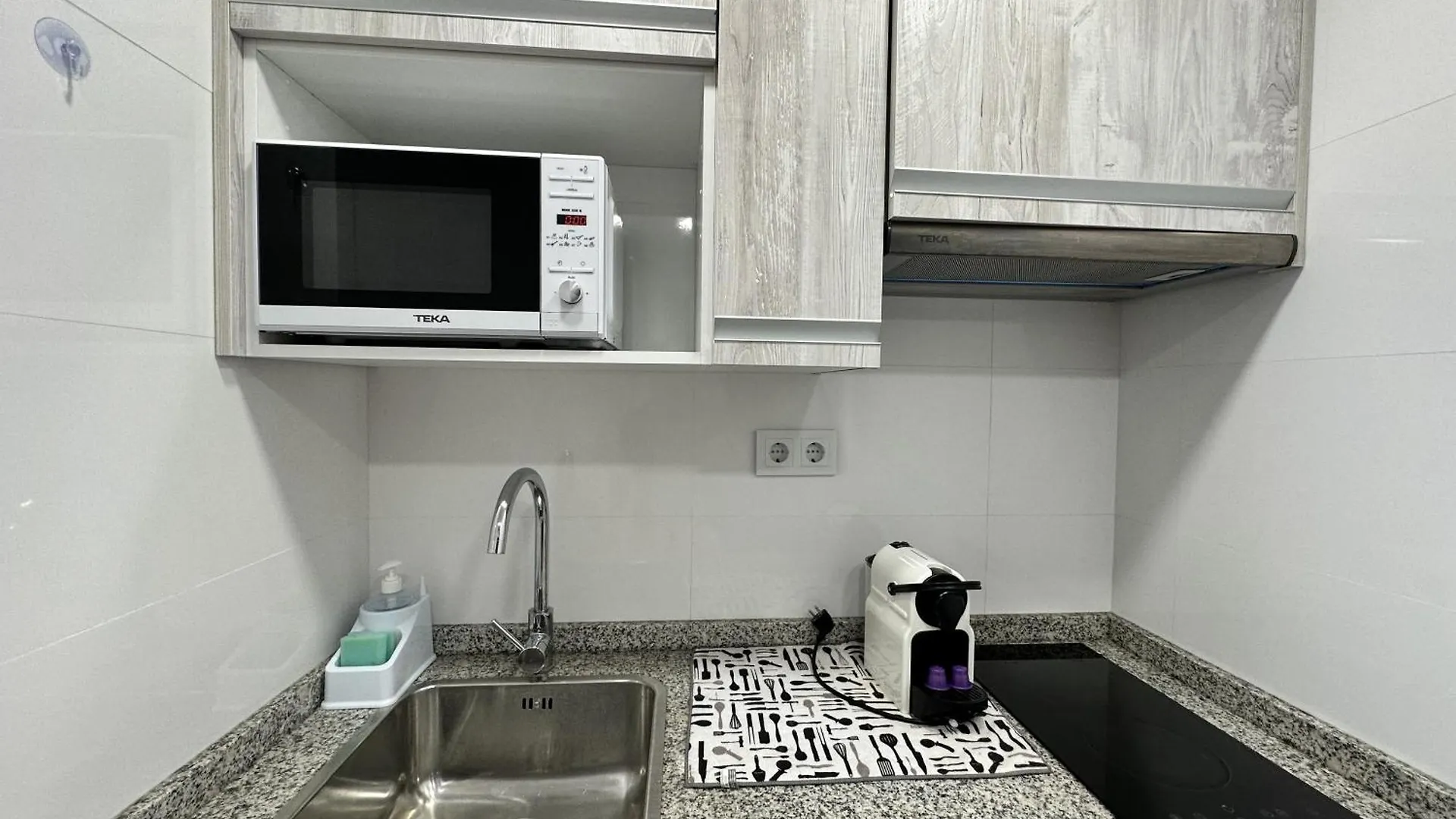 Cg4N - Nuevo Estudio, Recien Reformado, Wifi Torremolinos 0*,